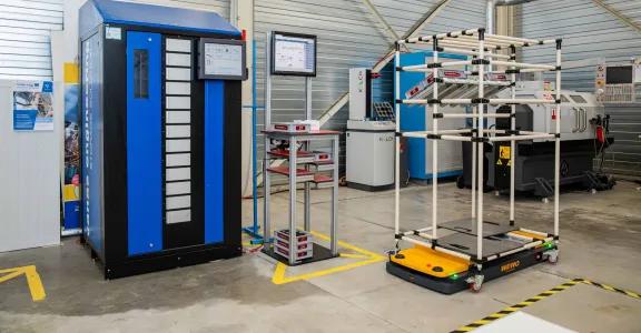 AMR mobile robot for production logistics