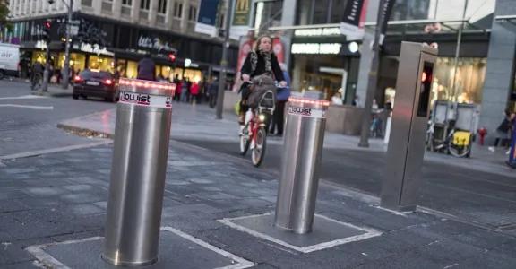 Lowist smart retractable bollards on the Meir in Antwerp